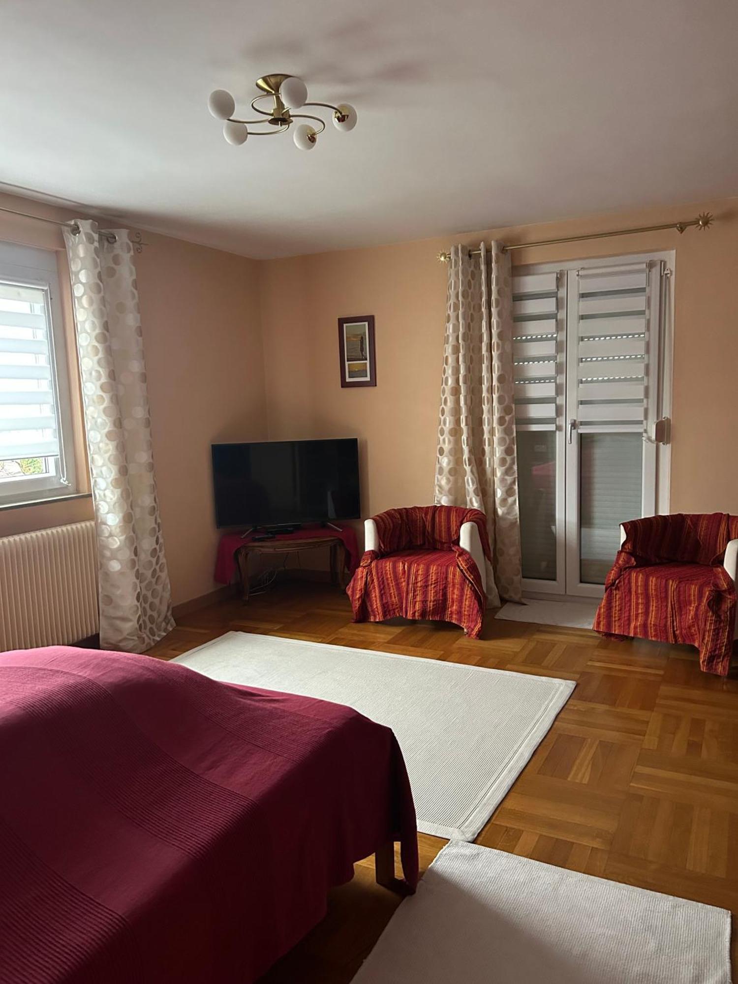 Ferienwohnung - Damisa House Metzingen  Kültér fotó